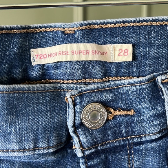 Levi Jeans (Super Stretchy) - Picture 2 of 3